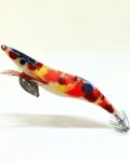 Señuelo para la pesca de sepia. Jibionera tipo Yamashita color fosforescente y con multiples colores pintadas a mano, diseñada para la pesca de sepias, calamares y pulpos; equipada con sistema de transferencia de peso de tungsteno y recubrimiento epoxi para mayor durabilidad